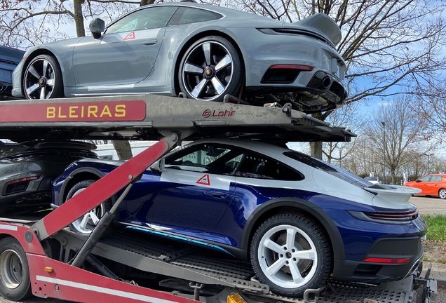 Porsche 992 Dakar