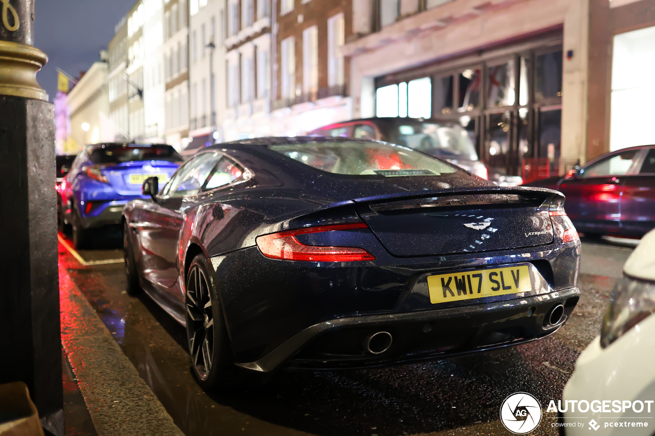 Aston Martin Vanquish 2013