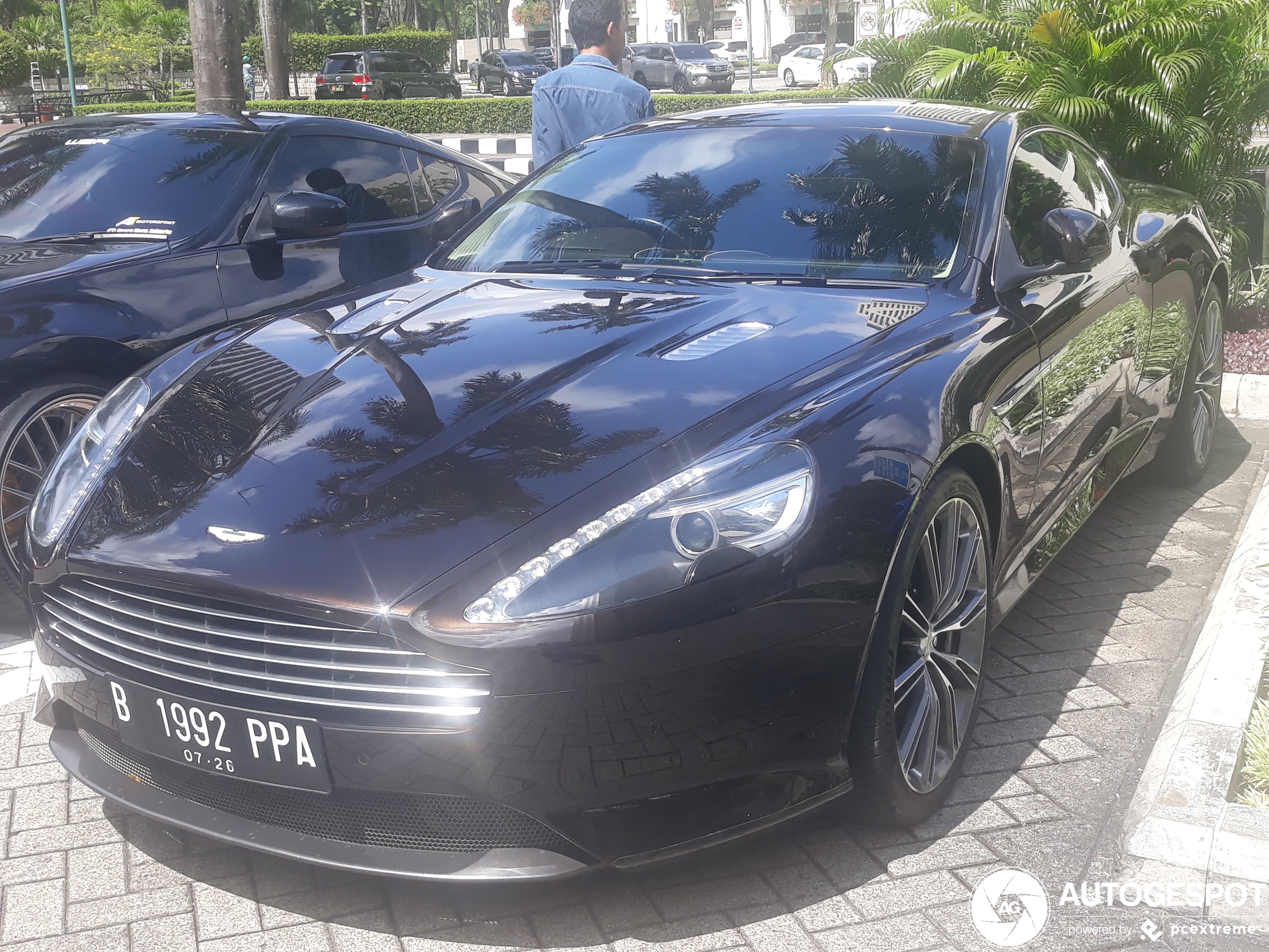 Aston Martin Virage 2011