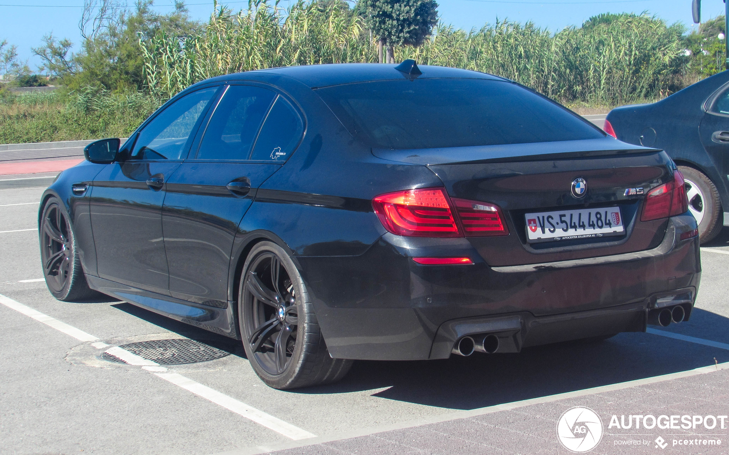 BMW M5 F10 2011