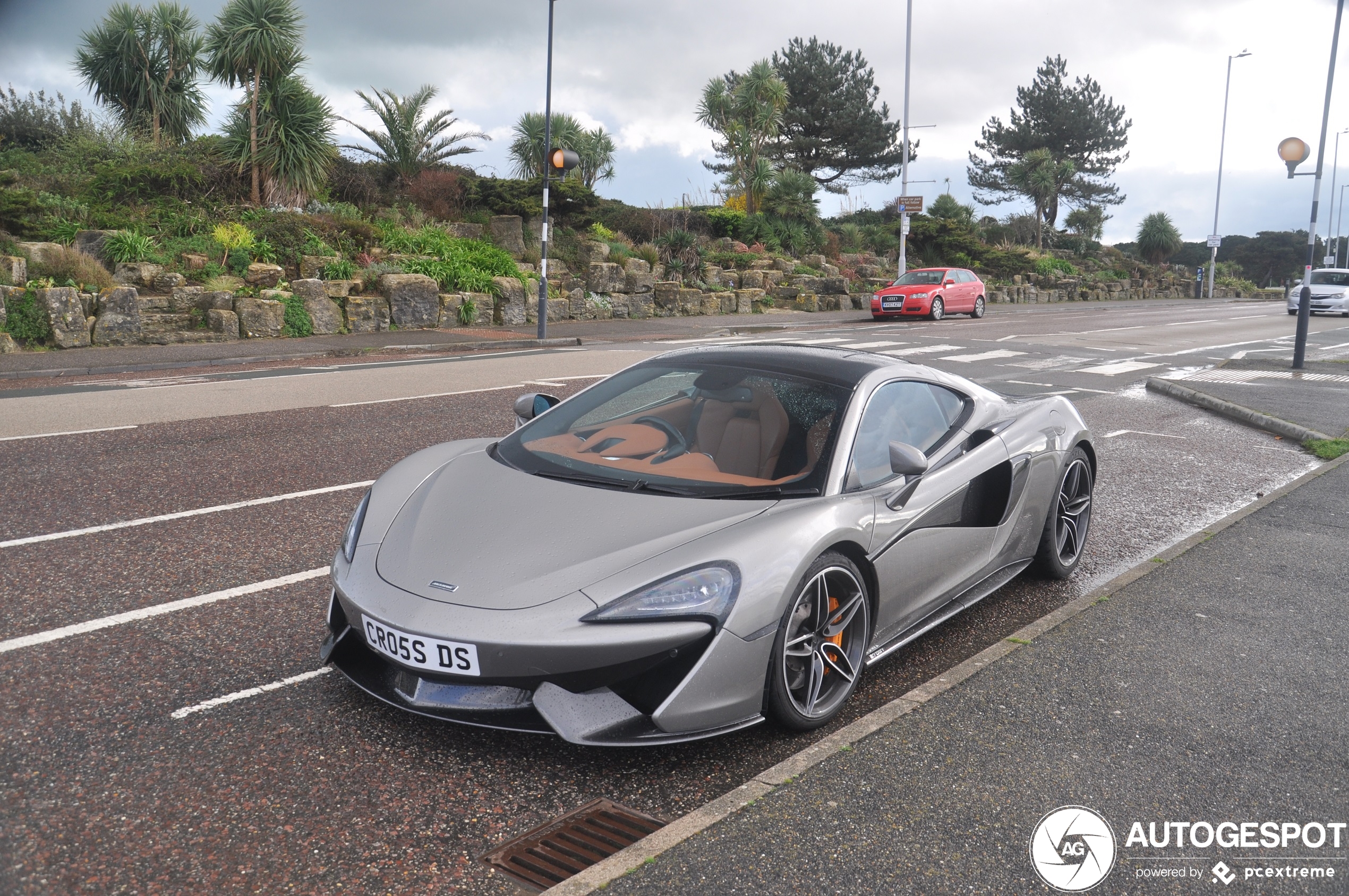 McLaren 570GT