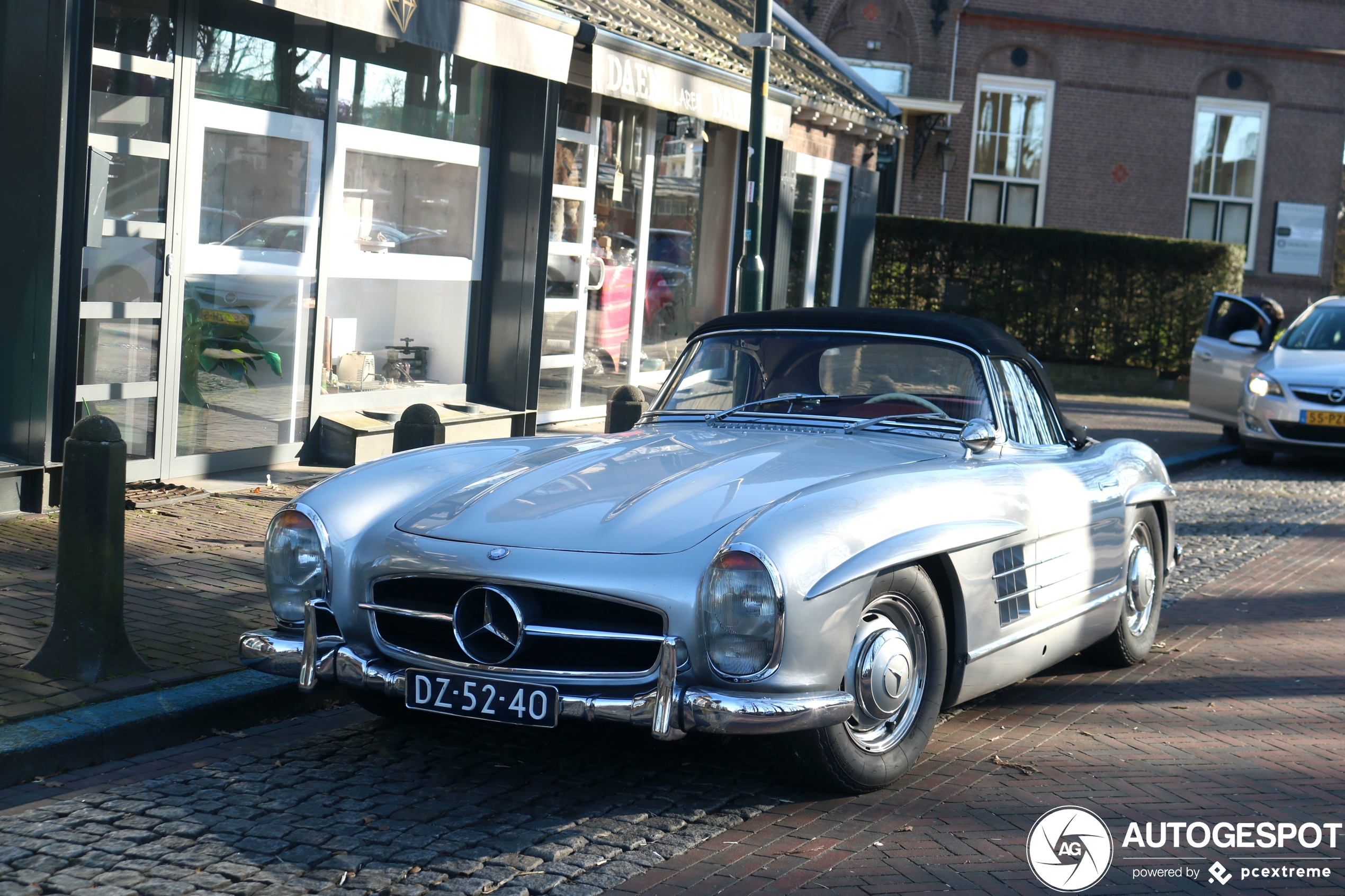 Mercedes-Benz 300SL Roadster