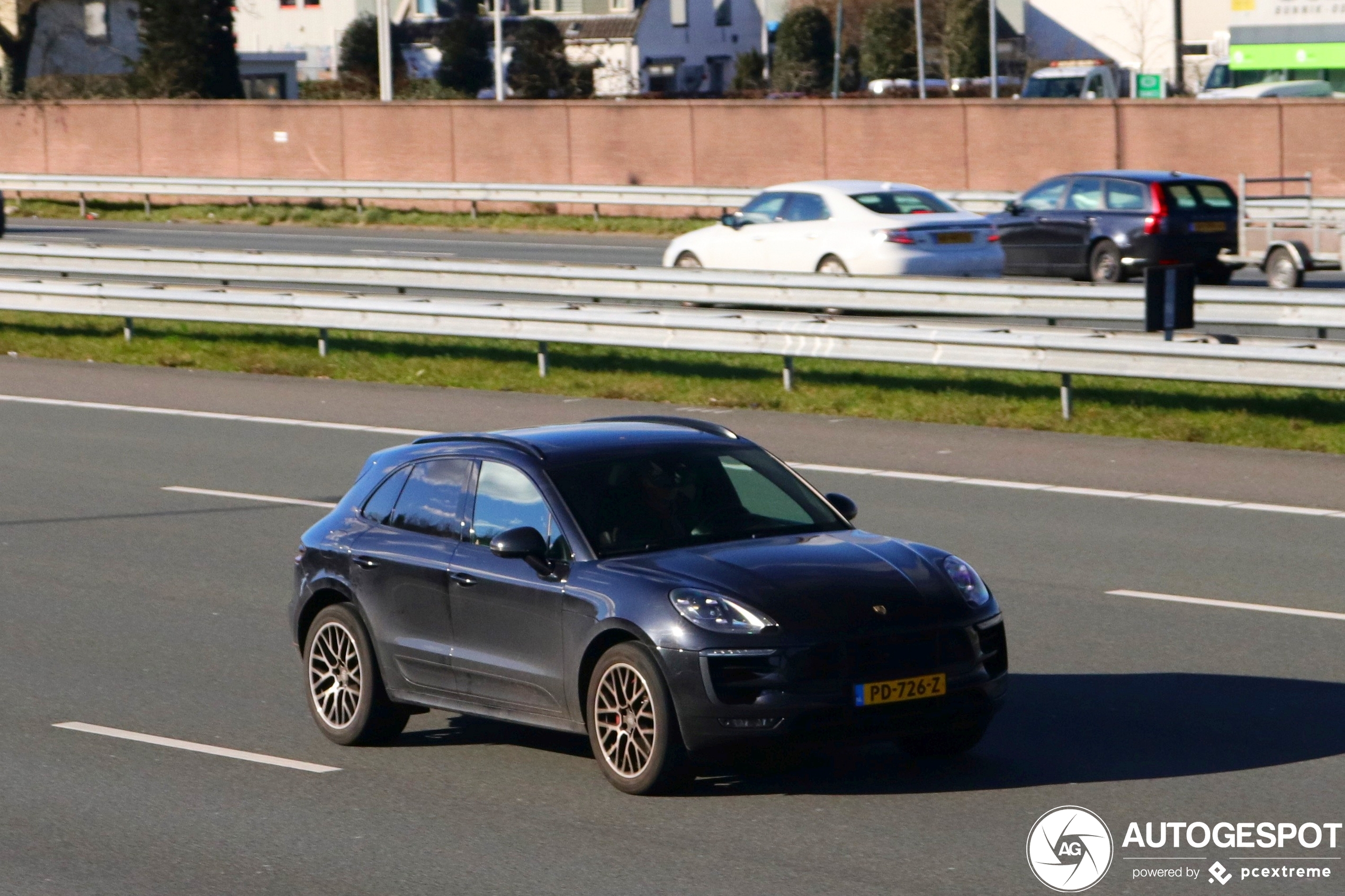 Porsche 95B Macan GTS