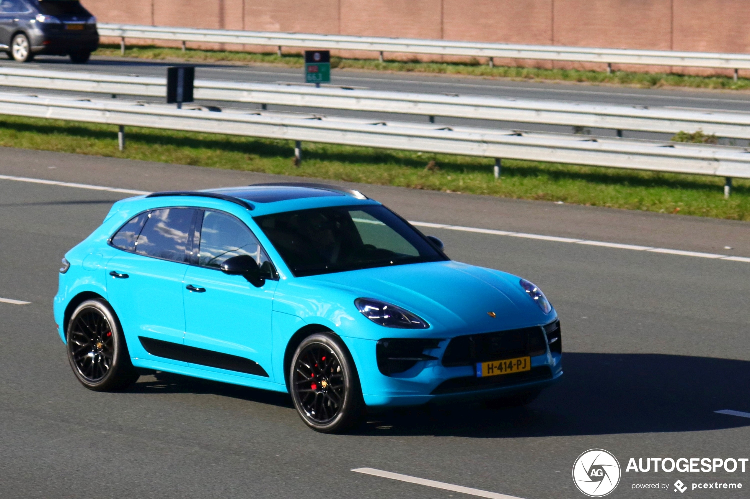 Porsche 95B Macan GTS MkII