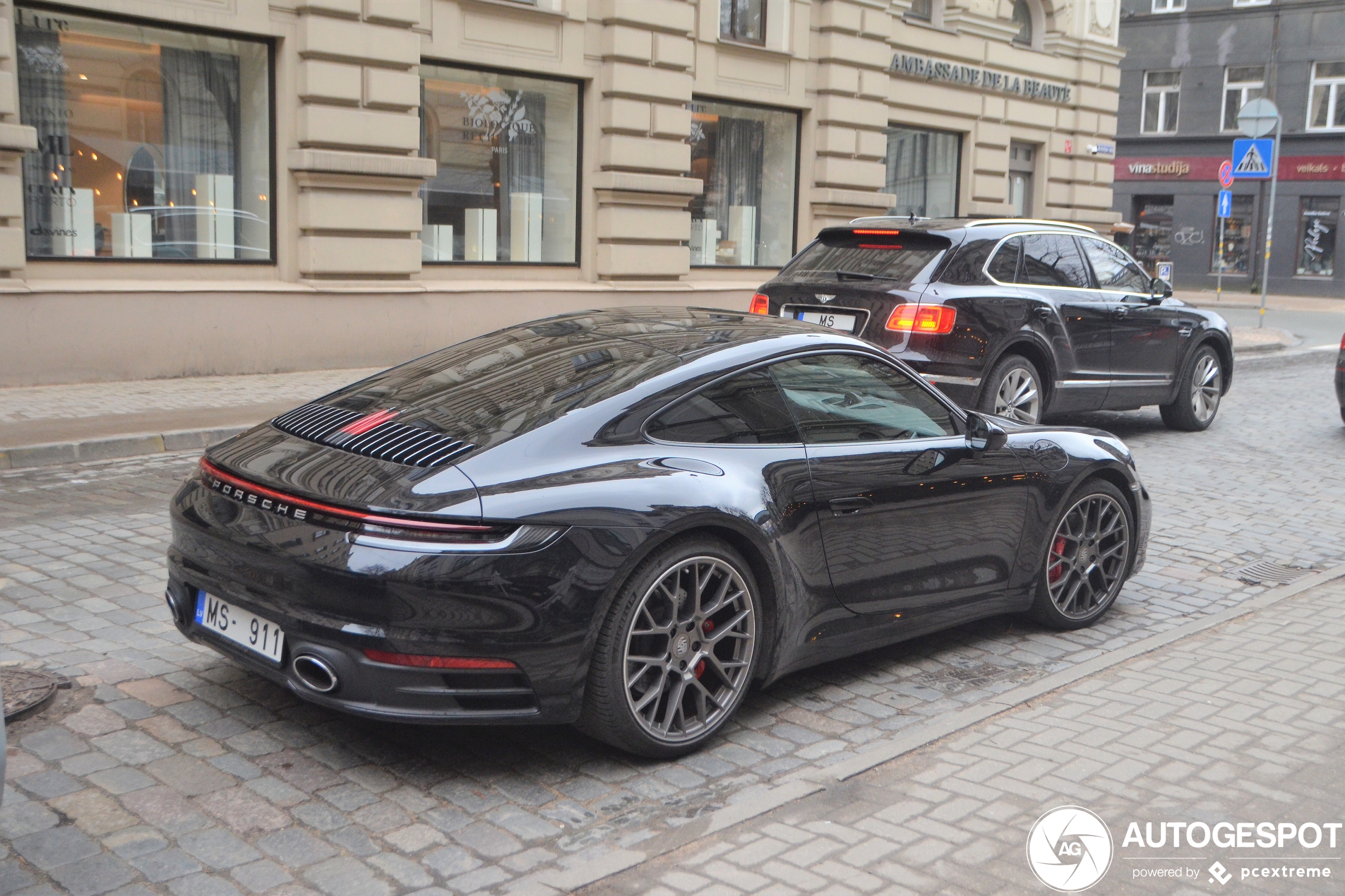 Porsche 992 Carrera 4S