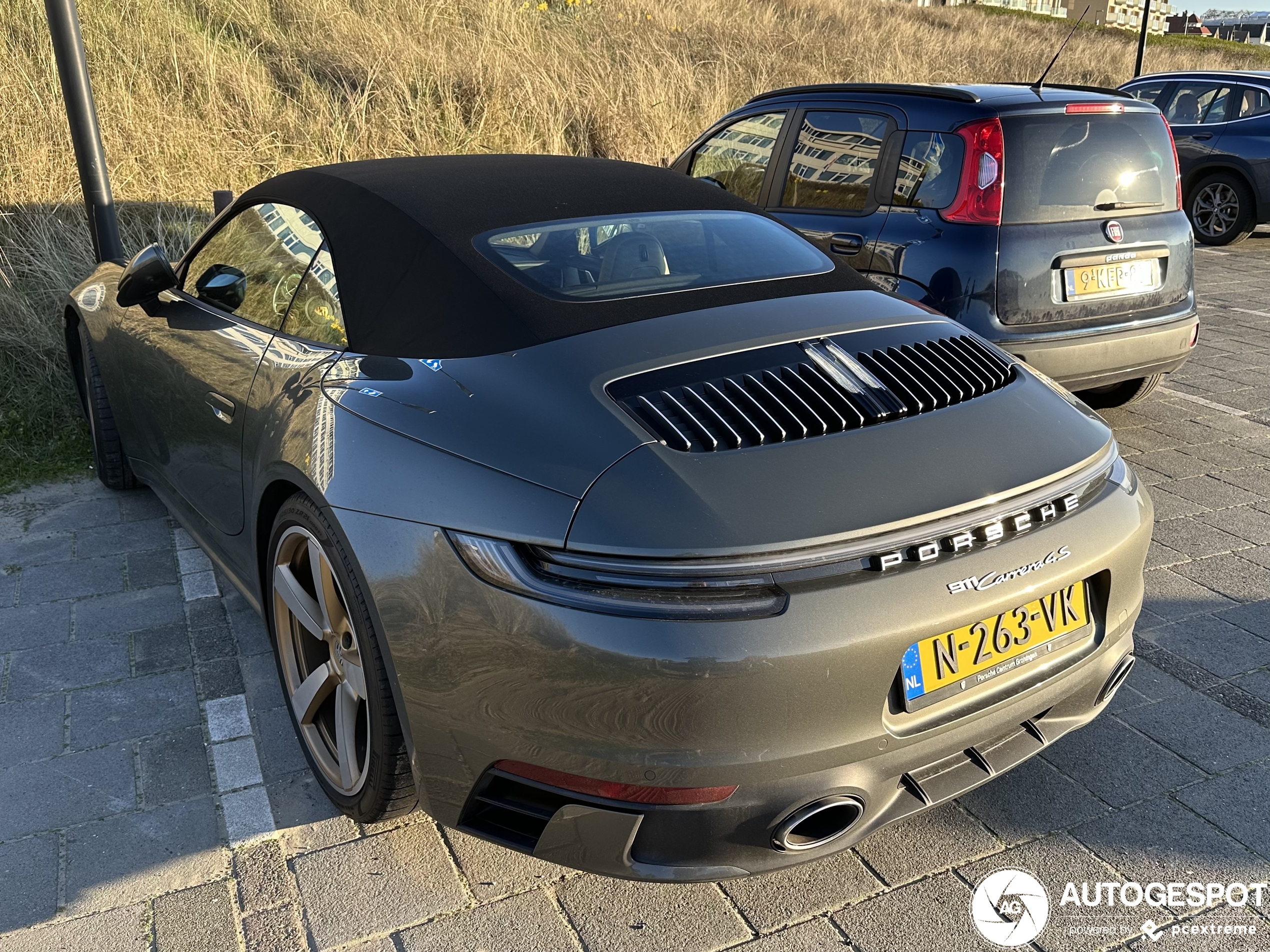 Porsche 992 Carrera 4S Cabriolet