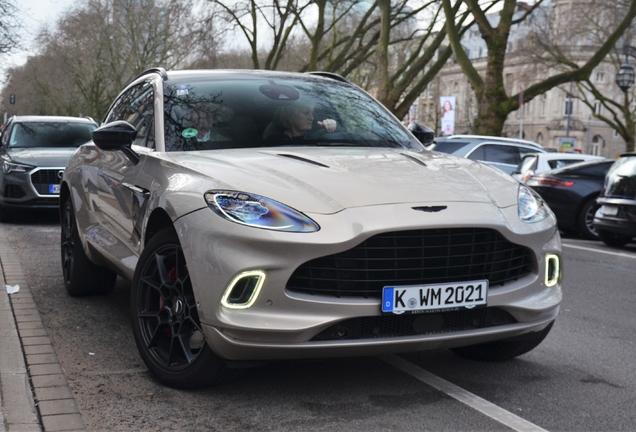 Aston Martin DBX