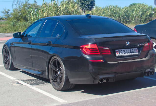 BMW M5 F10 2011