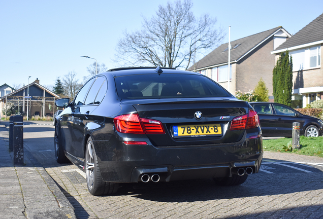 BMW M5 F10 2011