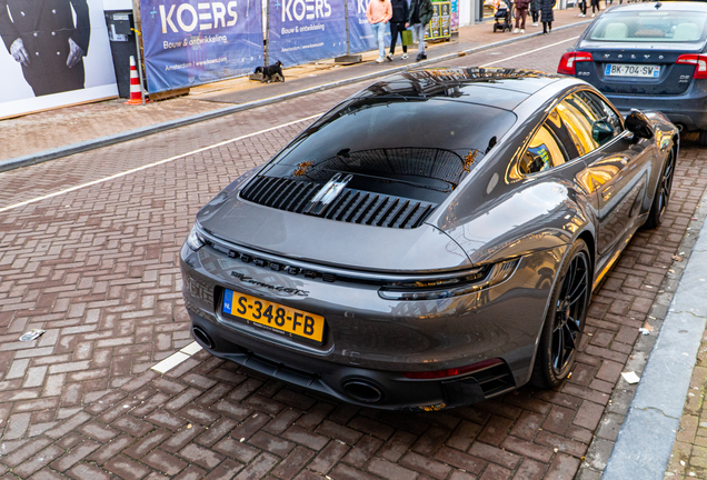 Porsche 992 Carrera 4 GTS