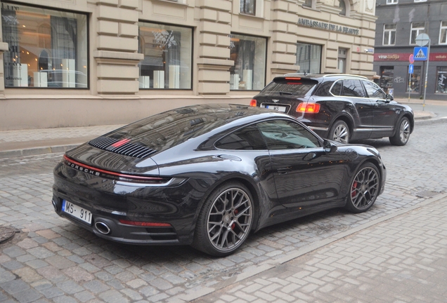 Porsche 992 Carrera 4S