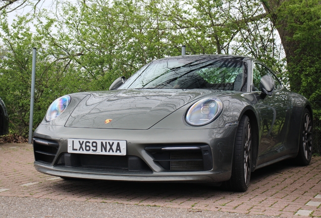 Porsche 992 Carrera 4S