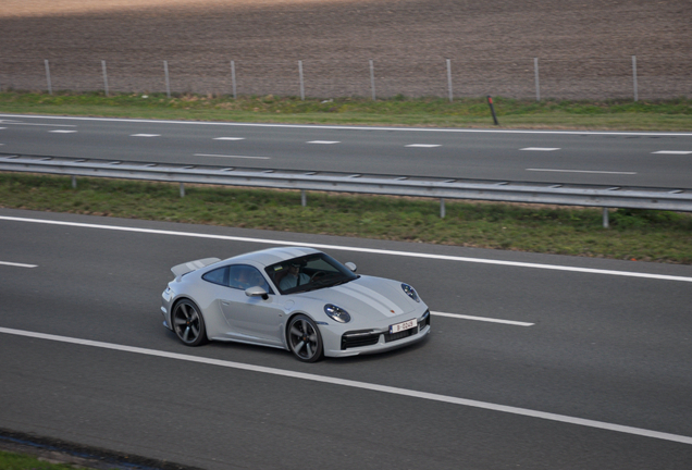 Porsche 992 Sport Classic