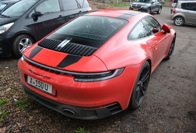 Porsche 992 Carrera 4 GTS