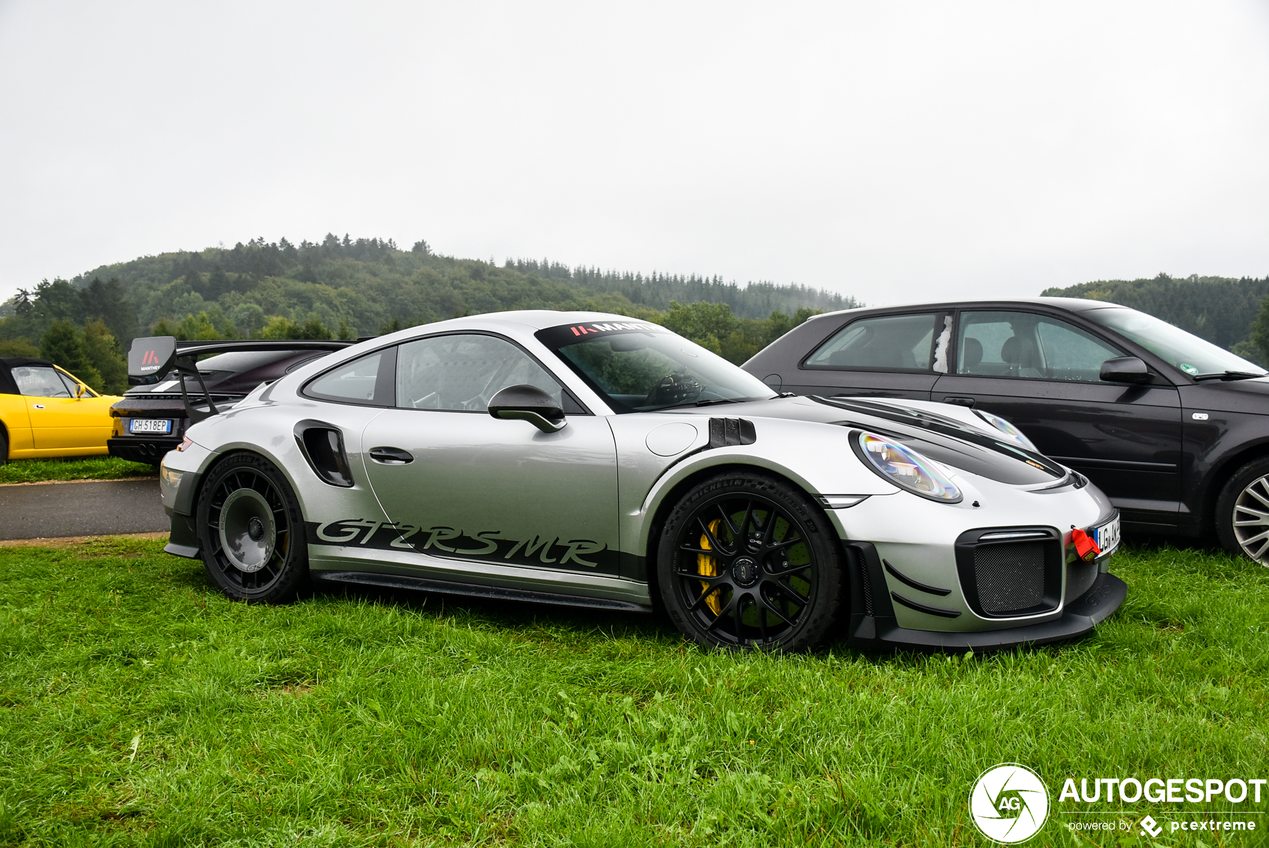 Porsche Manthey Racing 991 GT2 RS MR