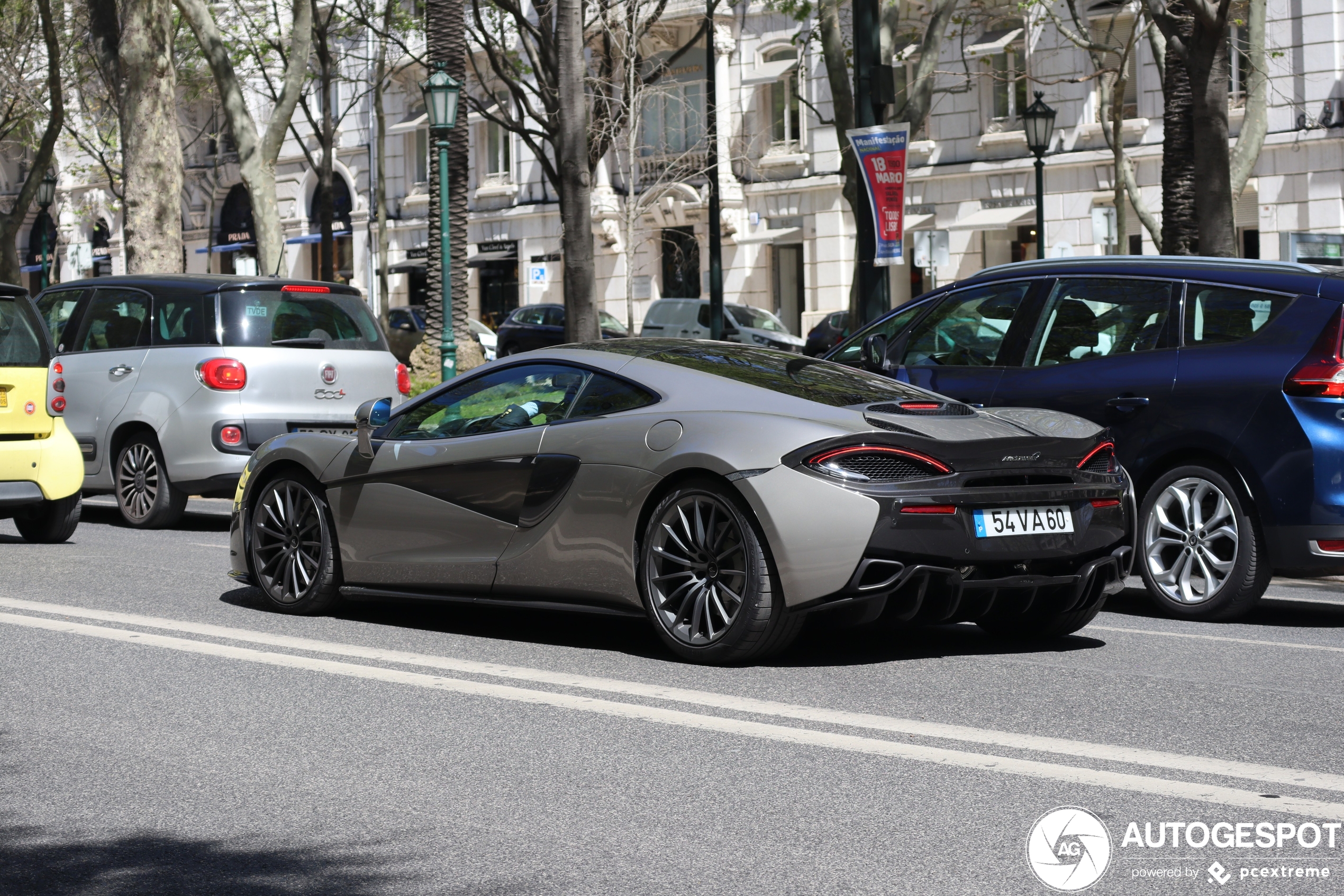 McLaren 570GT