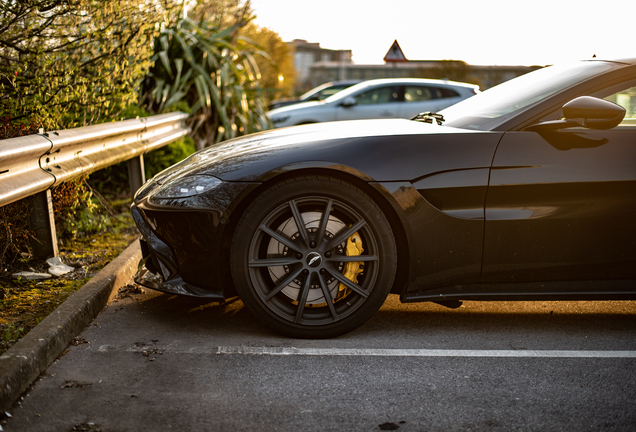 Aston Martin V8 Vantage 2018