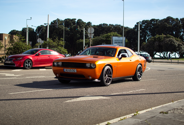 Dodge Challenger SRT-8