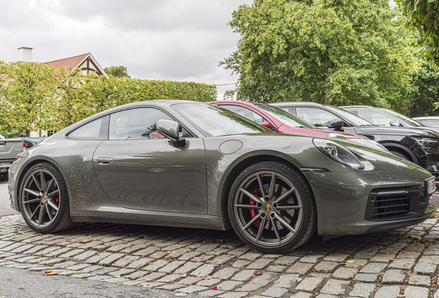 Porsche 992 Carrera 4S