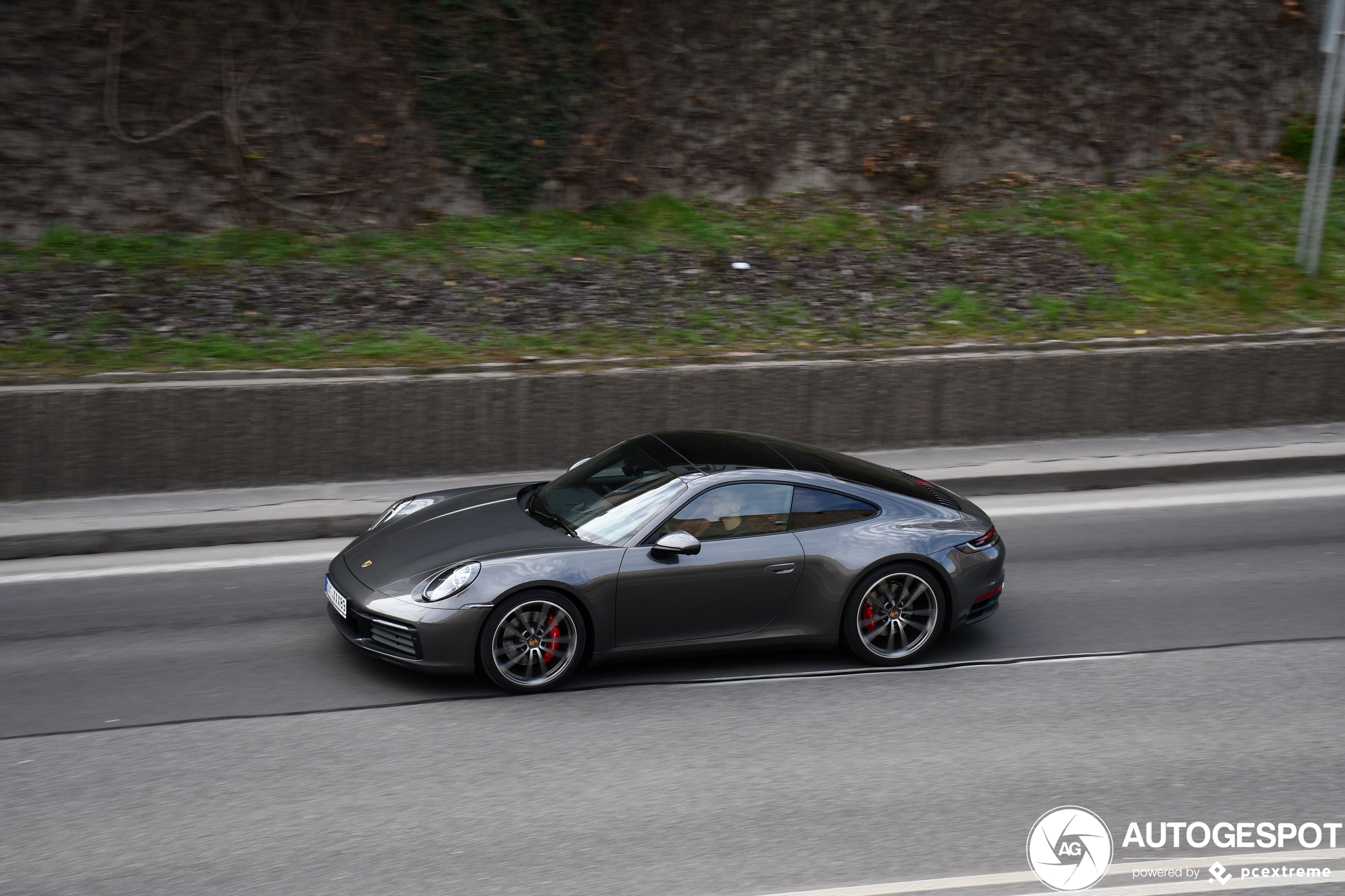 Porsche 992 Carrera 4S