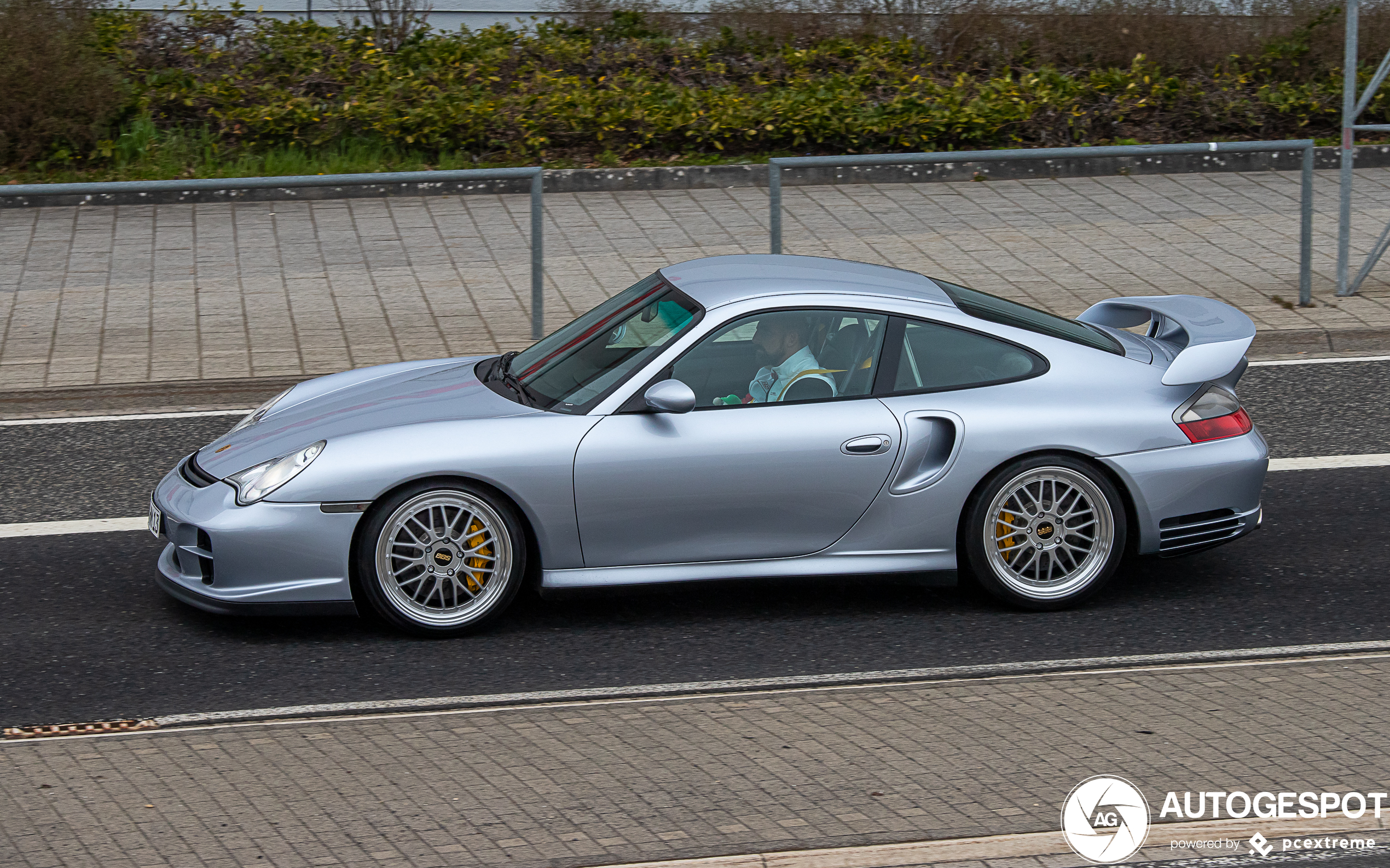 Porsche 996 GT2 - 06 April 2023 - Autogespot