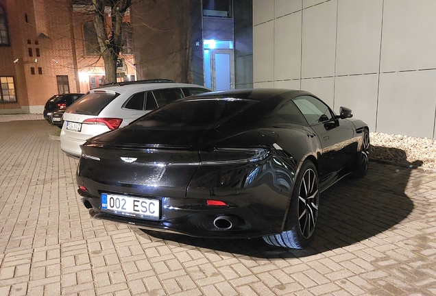 Aston Martin DB11