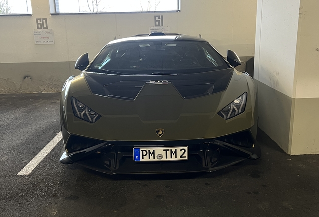 Lamborghini Huracán LP640-2 STO