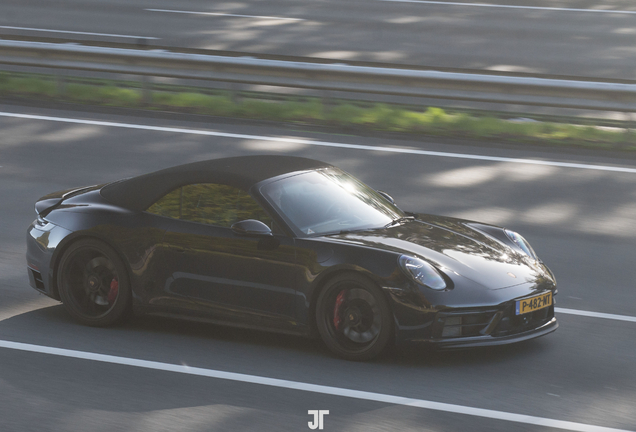 Porsche 992 Carrera 4 GTS Cabriolet