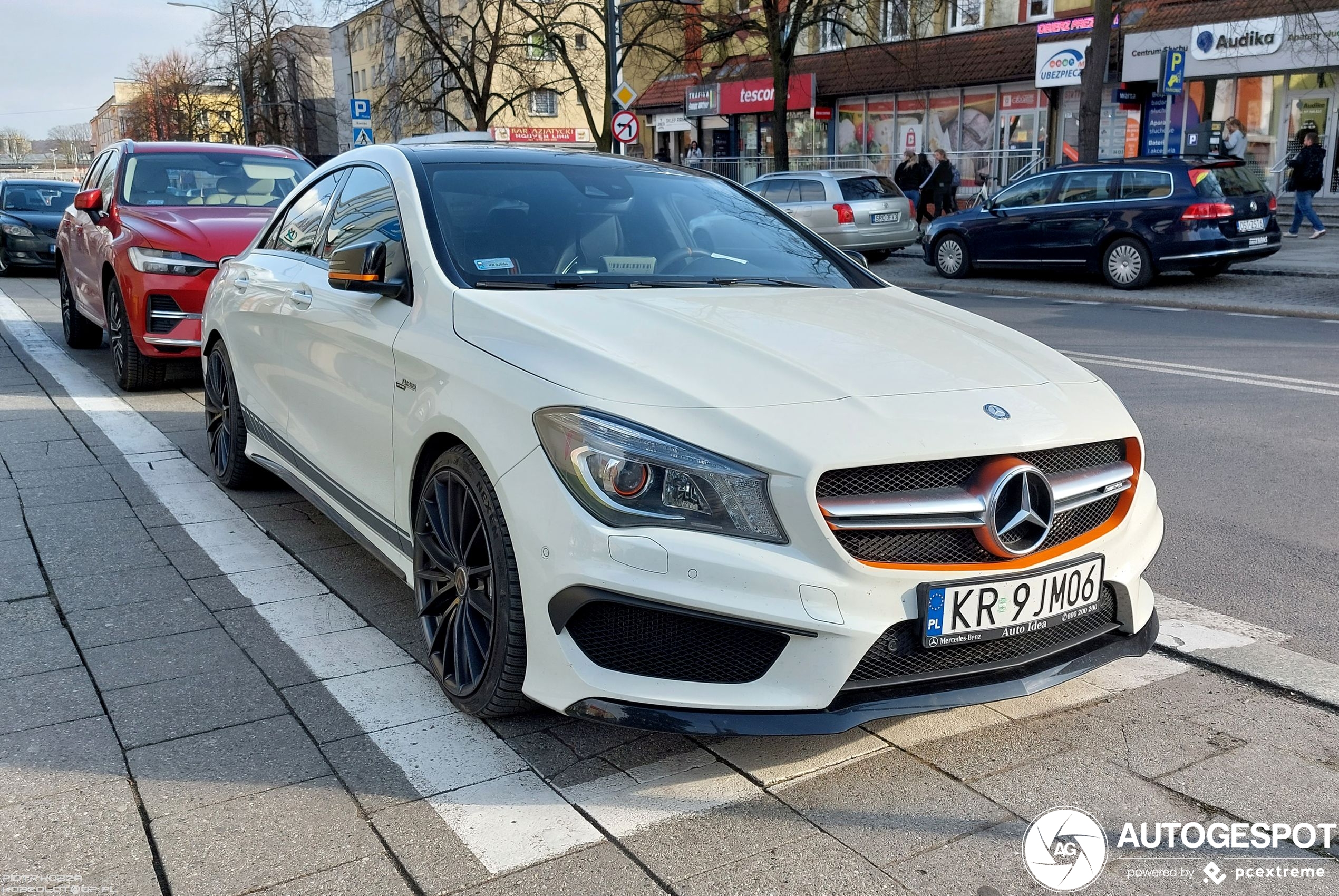 Mercedes-Benz CLA 45 AMG OrangeArt Edition C117