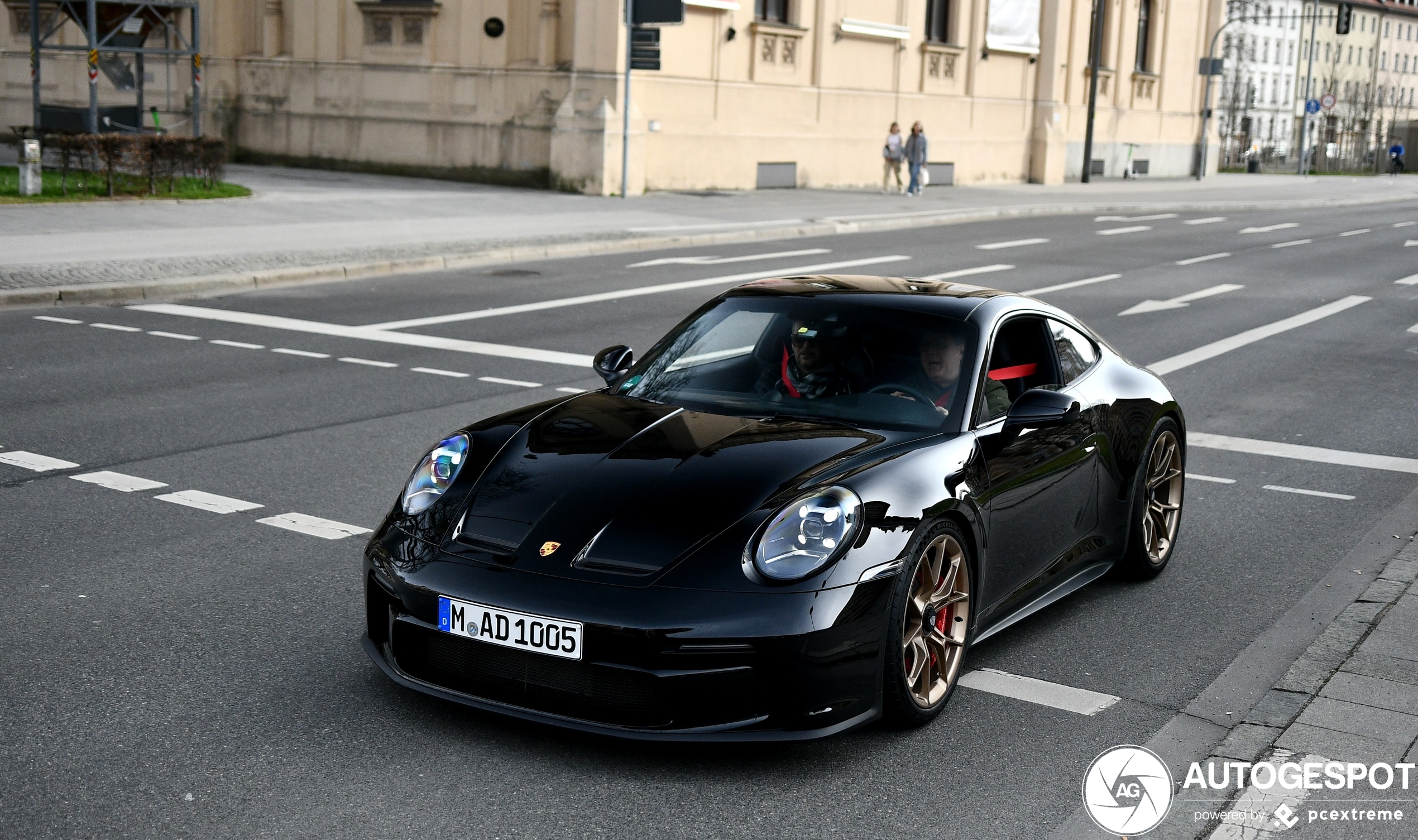 Porsche 992 GT3 Touring