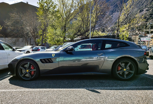 Ferrari GTC4Lusso T