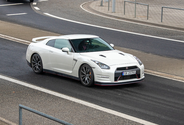 Nissan GT-R 2013