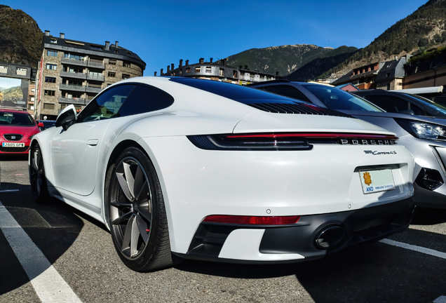 Porsche 992 Carrera 4S