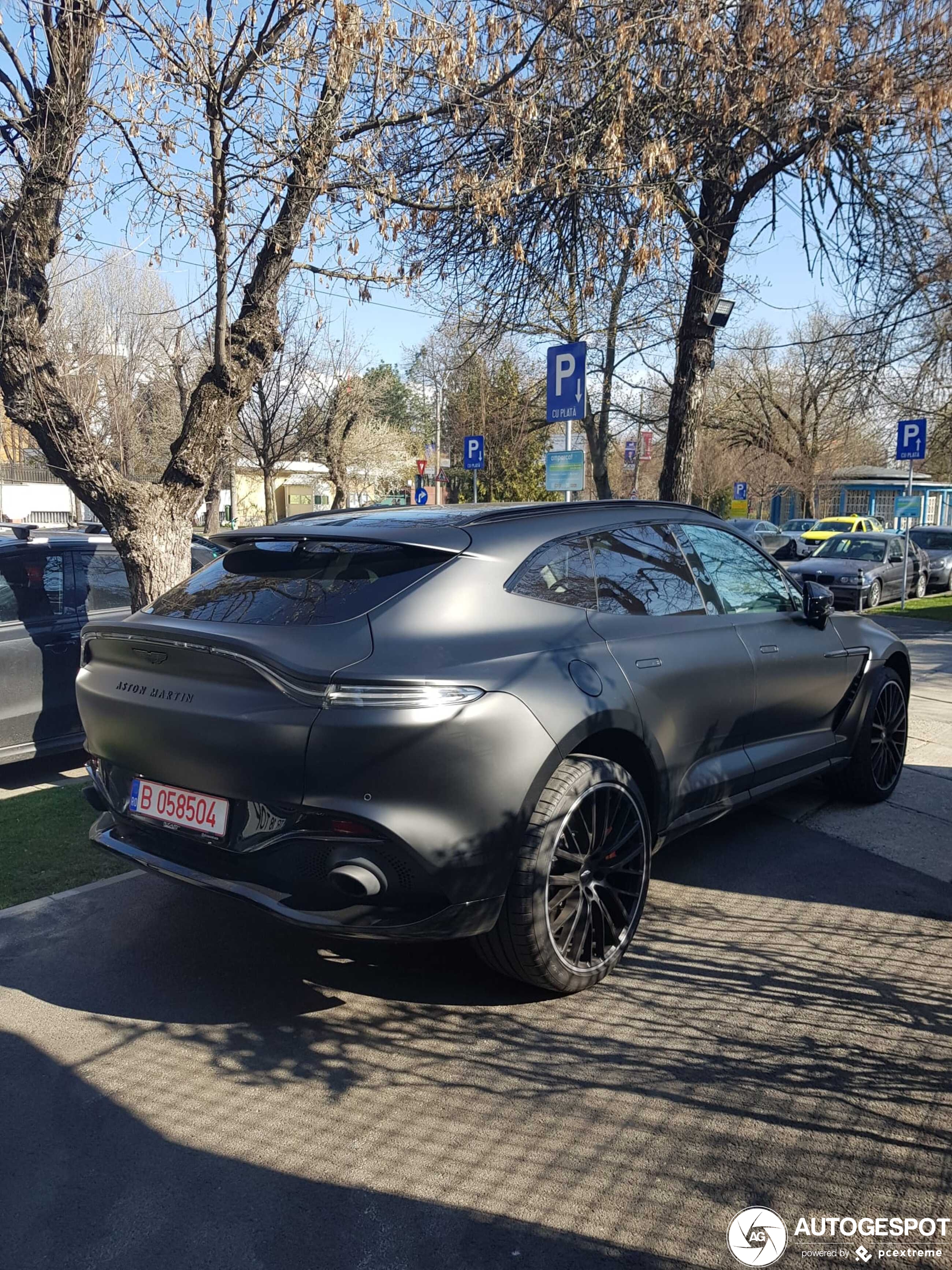 Aston Martin DBX