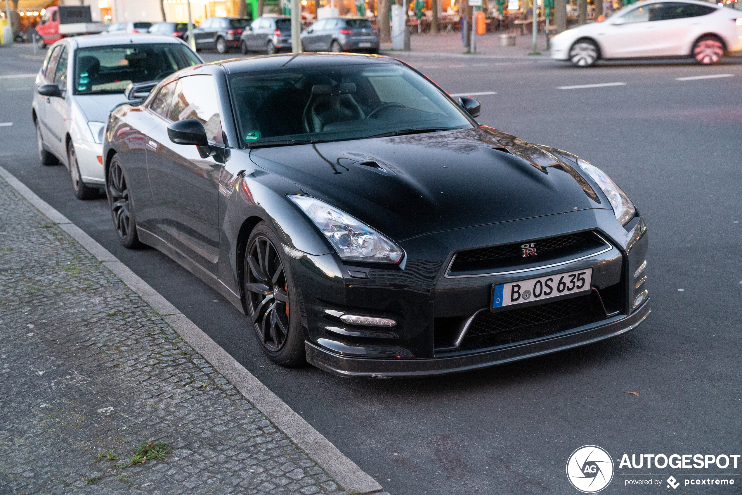 Nissan GT-R 2011