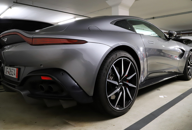 Aston Martin V8 Vantage 2018