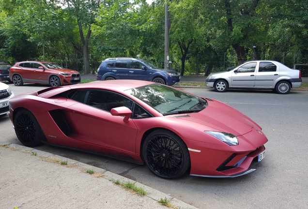 Lamborghini Aventador S LP740-4