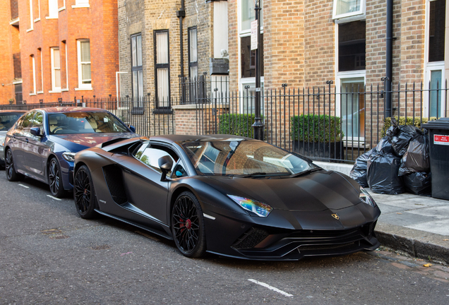 Lamborghini Aventador S LP740-4 Roadster