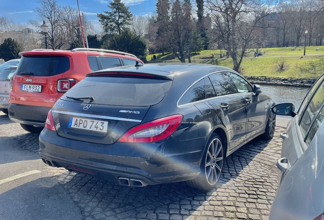 Mercedes-Benz CLS 63 AMG X218 Shooting Brake