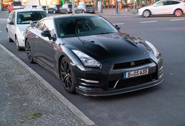 Nissan GT-R 2011