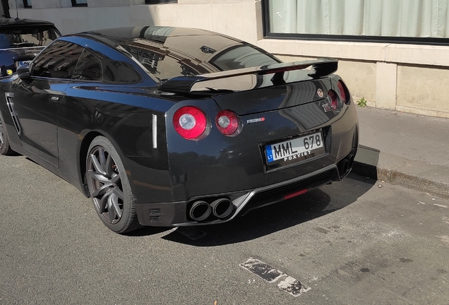 Nissan GT-R 2011