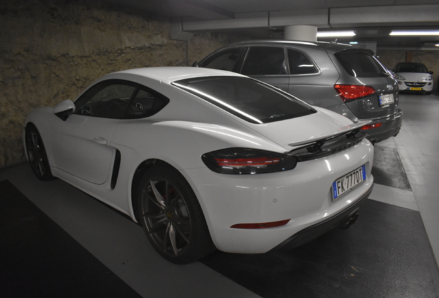 Porsche 718 Cayman S