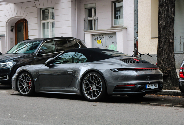 Porsche 992 Carrera 4S Cabriolet