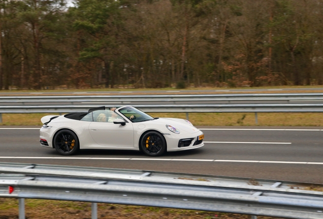 Porsche 992 Carrera 4S Cabriolet