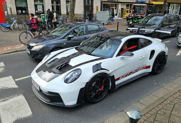 Porsche 992 GT3 RS Weissach Package