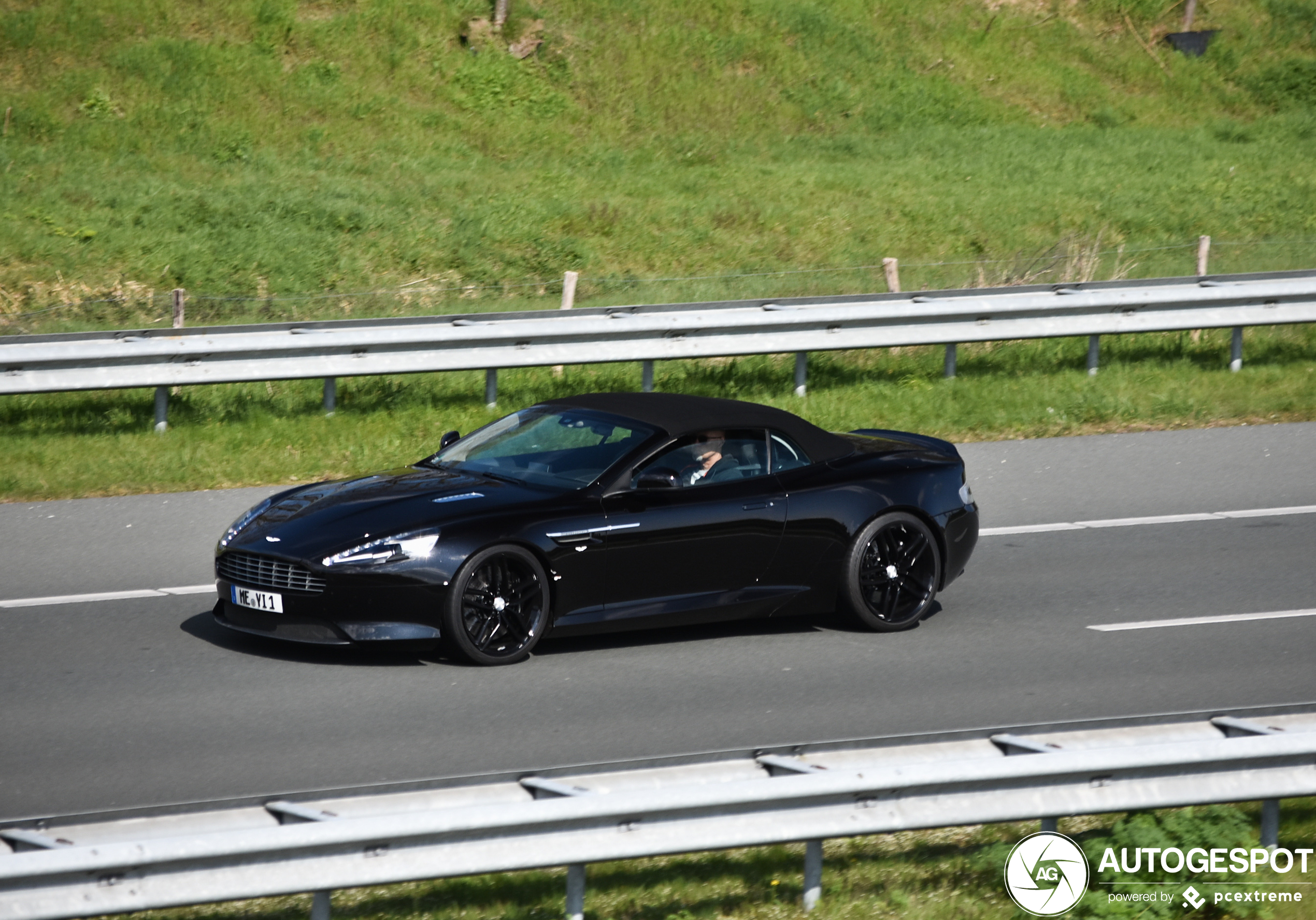 Aston Martin DB9 Volante 2013