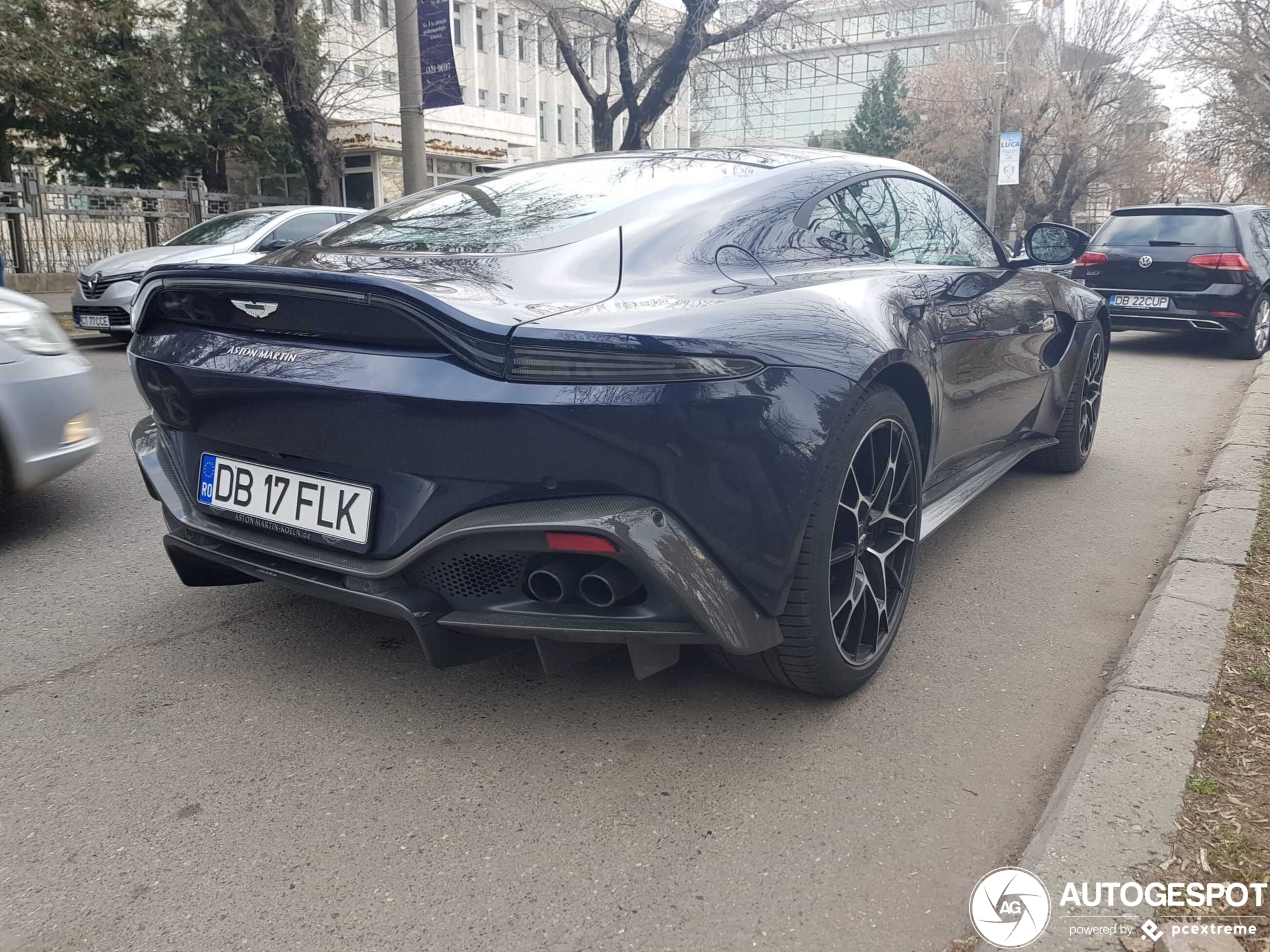 Aston Martin V8 Vantage 2018