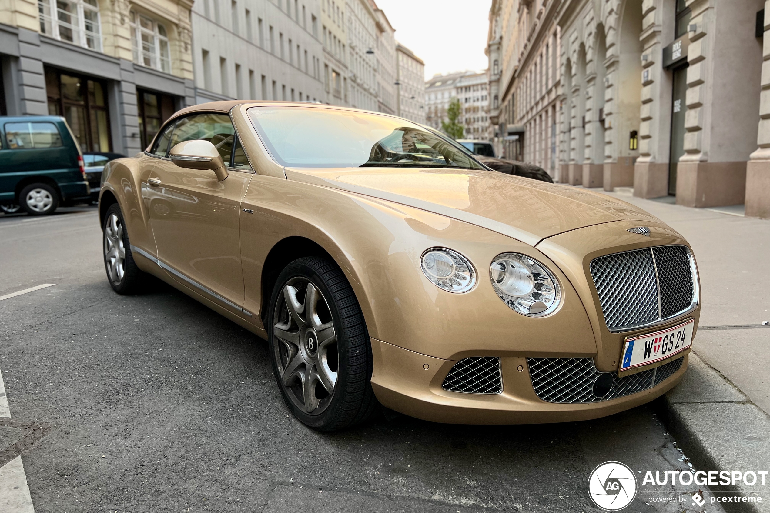 Bentley Continental GTC 2012