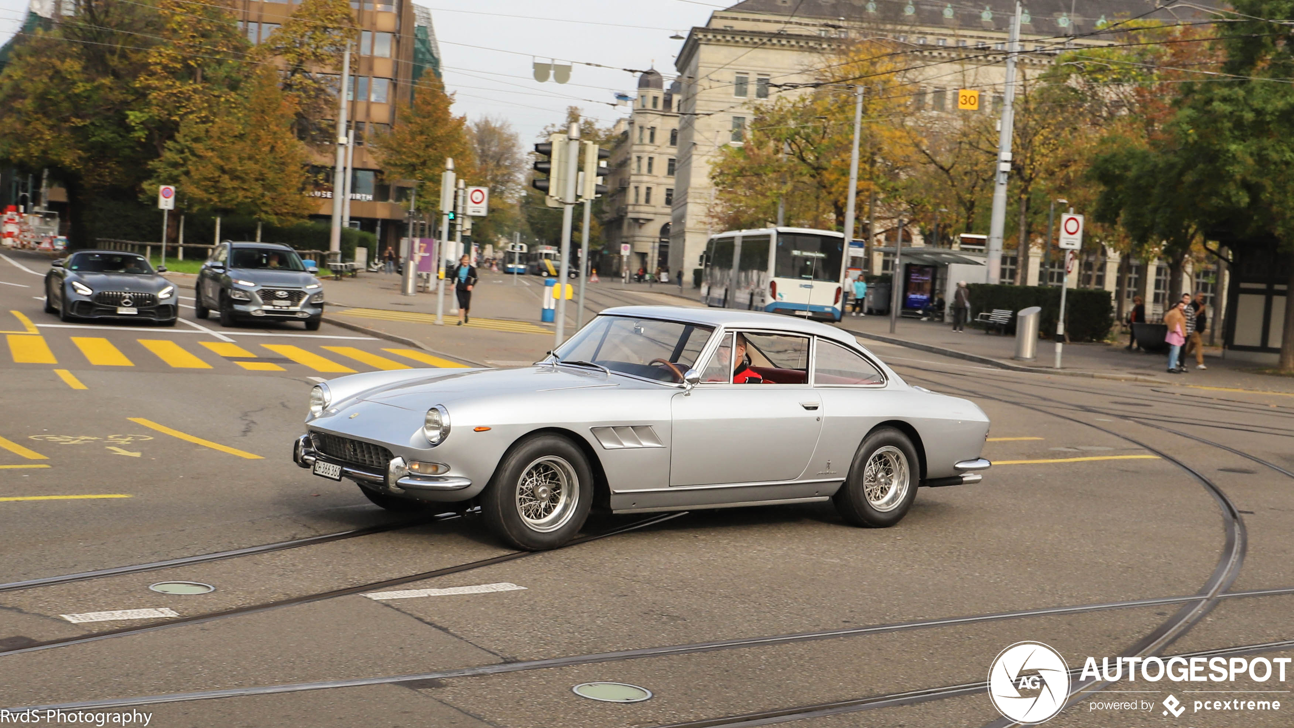 Ferrari 330 GT 2+2 Series II