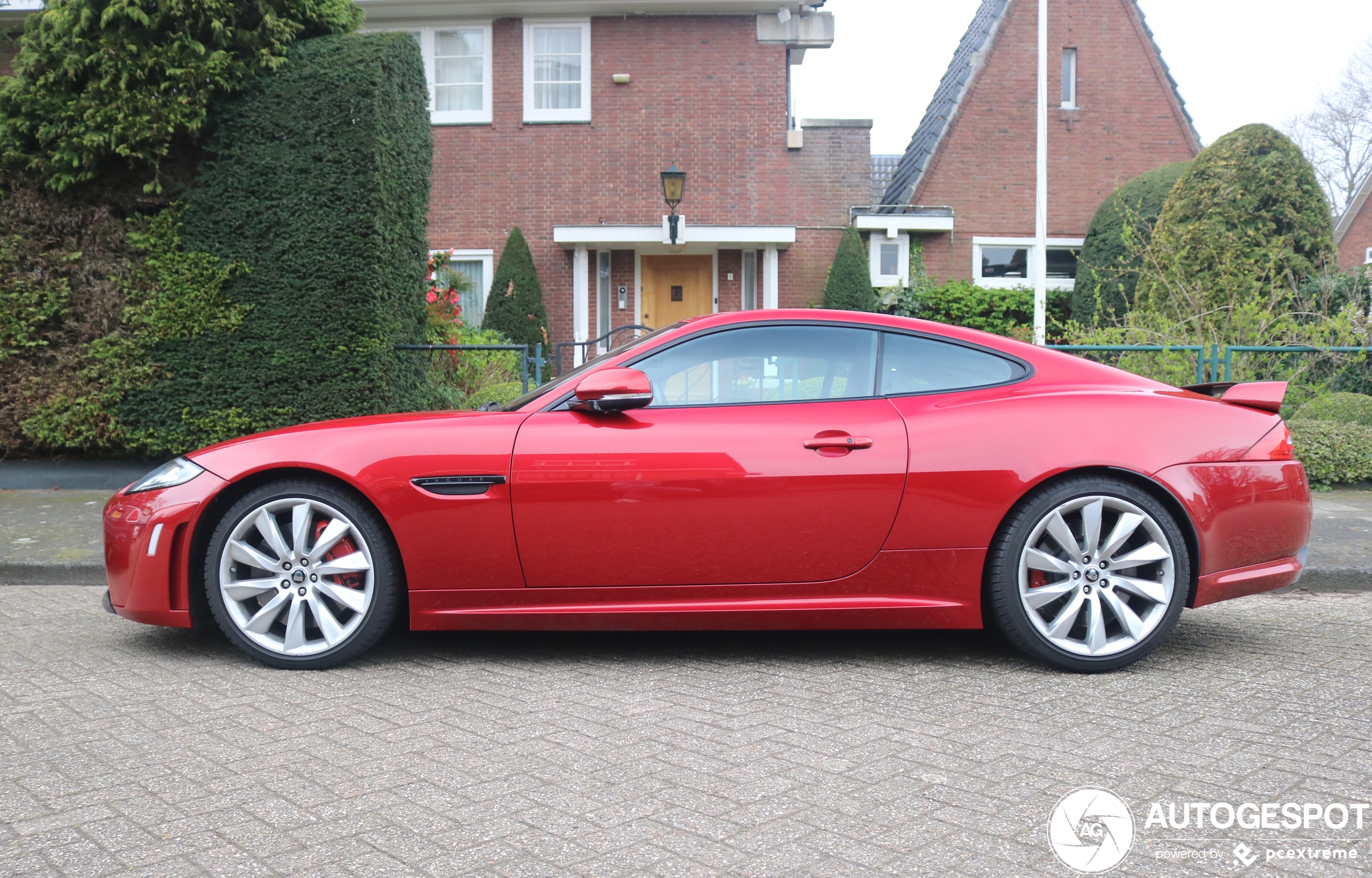 Jaguar XKR-S 2012